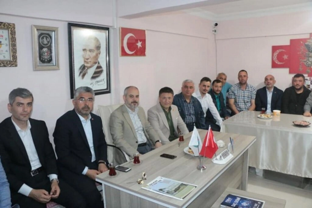 AK PARTİ SAMSUN BAYRAM'DA HERKESLE KUCAKLAŞTI - Resim 7
