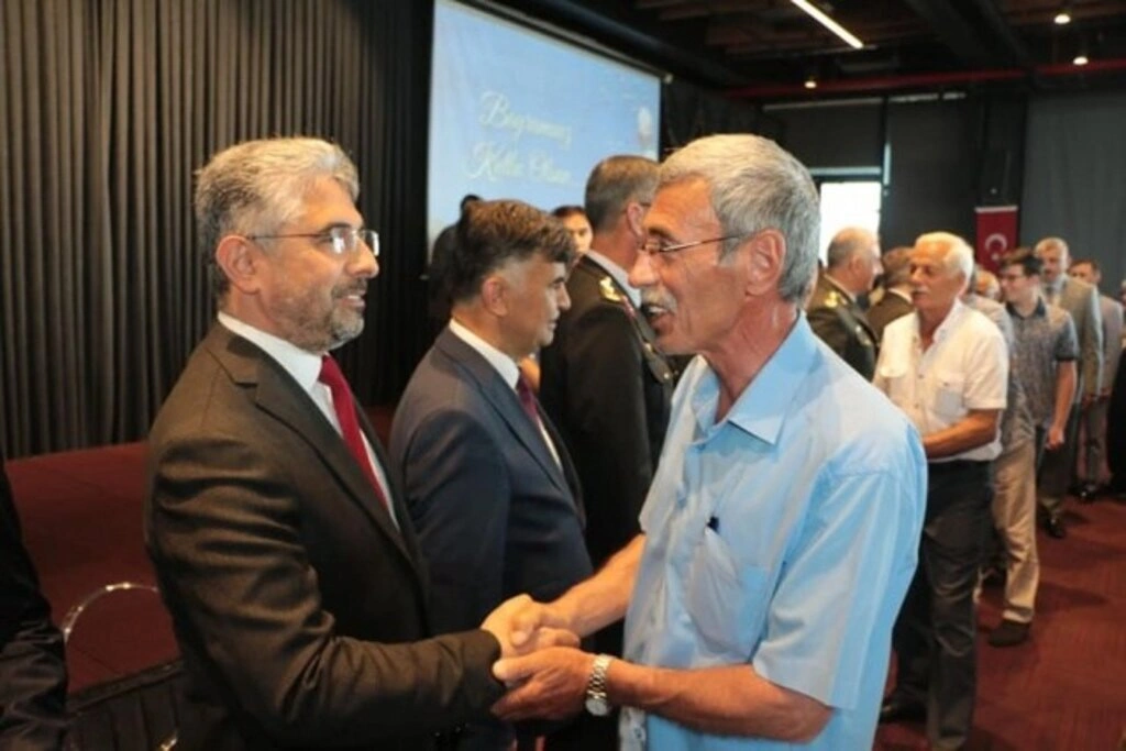AK PARTİ SAMSUN BAYRAM'DA HERKESLE KUCAKLAŞTI - Resim 26