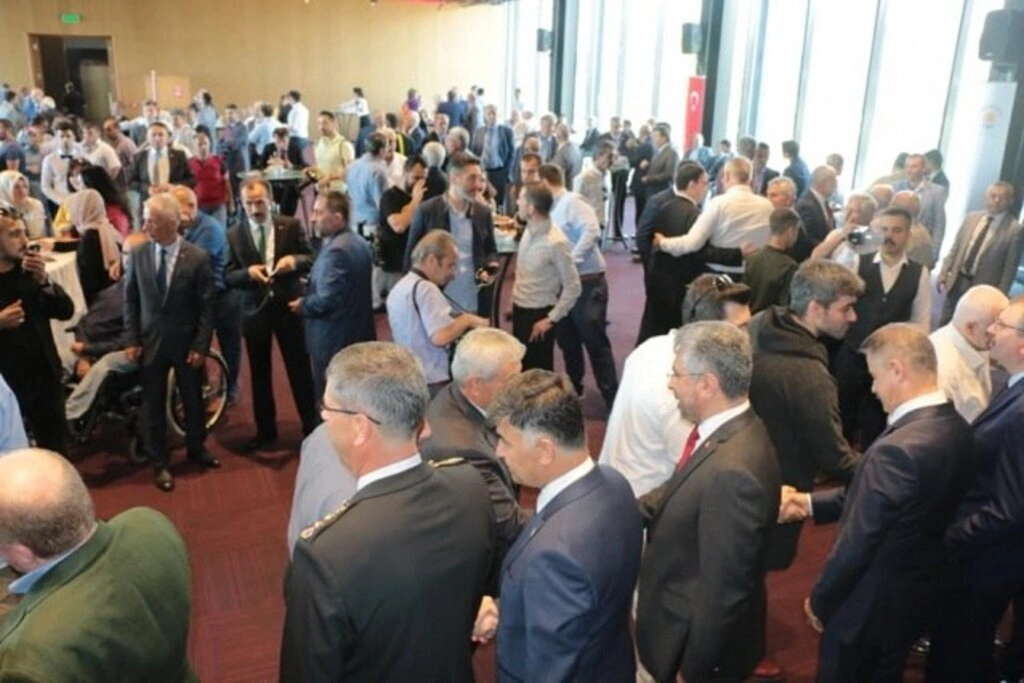 AK PARTİ SAMSUN BAYRAM'DA HERKESLE KUCAKLAŞTI - Resim 31