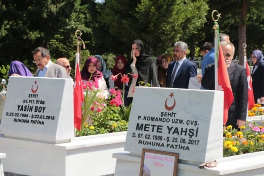AK PARTİ SAMSUN BAYRAM'DA HERKESLE KUCAKLAŞTI - Resim 32