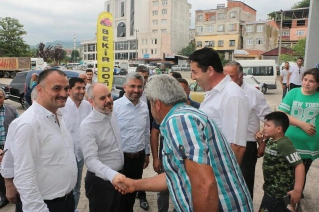 AK PARTİ SAMSUN BAYRAM'DA HERKESLE KUCAKLAŞTI - Resim 34