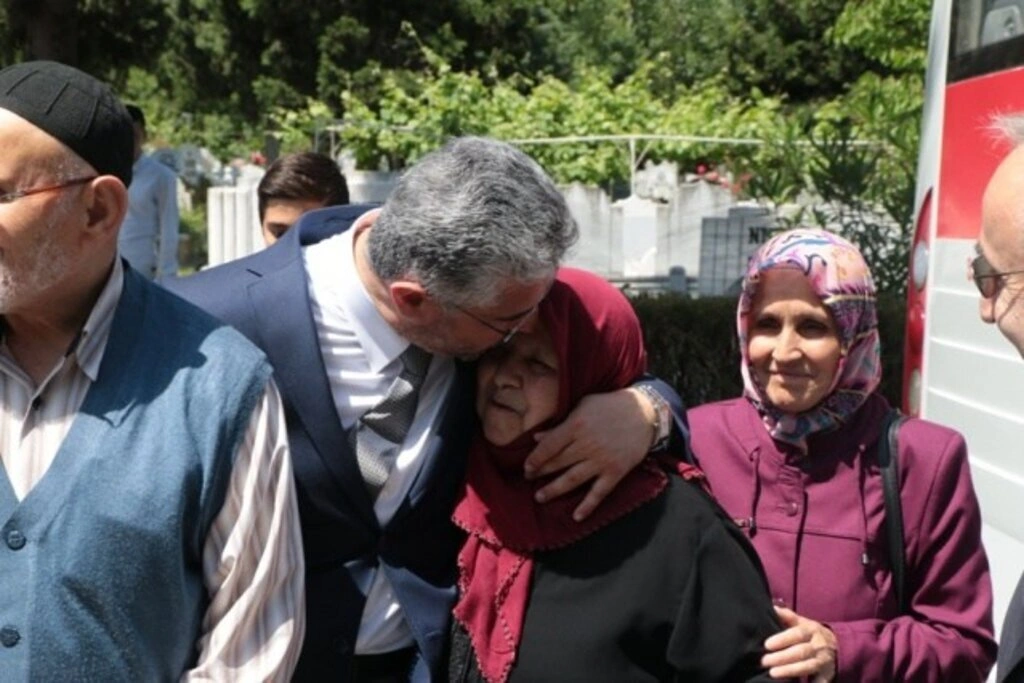 AK PARTİ SAMSUN BAYRAM'DA HERKESLE KUCAKLAŞTI - Resim 42