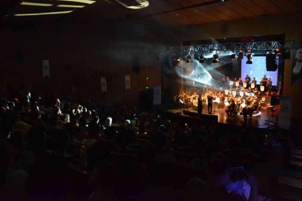 Samsun Kent Orkestrası'ndan muhteşem konser - Resim 7
