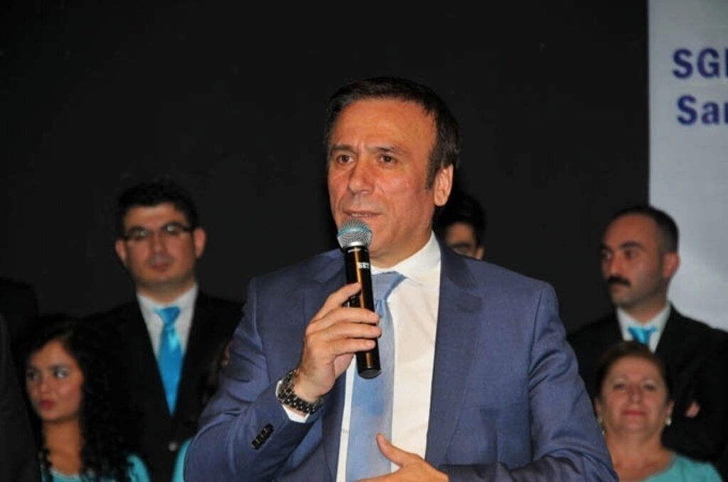 BAŞKAN GENÇ ÖĞRETMENİNİ UNUTMADI - Resim 4