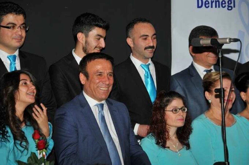 BAŞKAN GENÇ ÖĞRETMENİNİ UNUTMADI - Resim 7