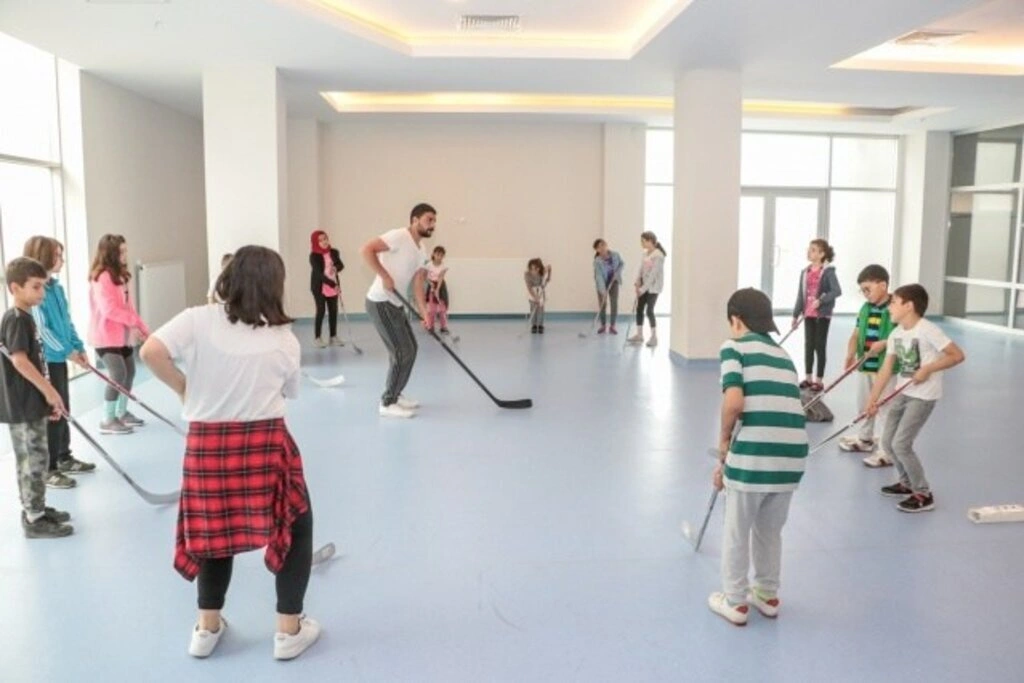 SAMSUN'DA BUZ HOKEYİ BRANŞININ ALT YAPI TEMELİ ATILDI - Resim 8