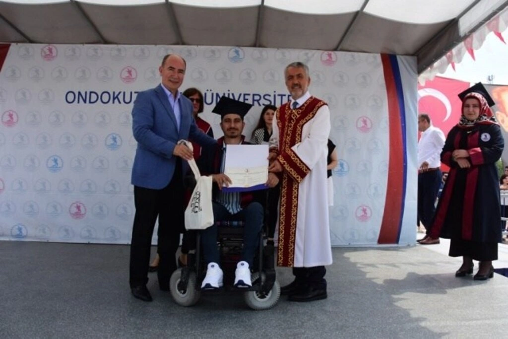 Samsun'da Dereceye Giren Öğrenciler Taçlandırıldı - Resim 9