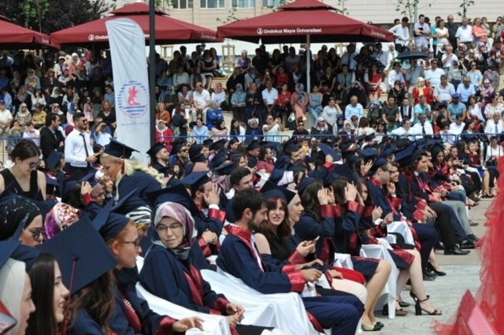 Samsun'da Dereceye Giren Öğrenciler Taçlandırıldı - Resim 10