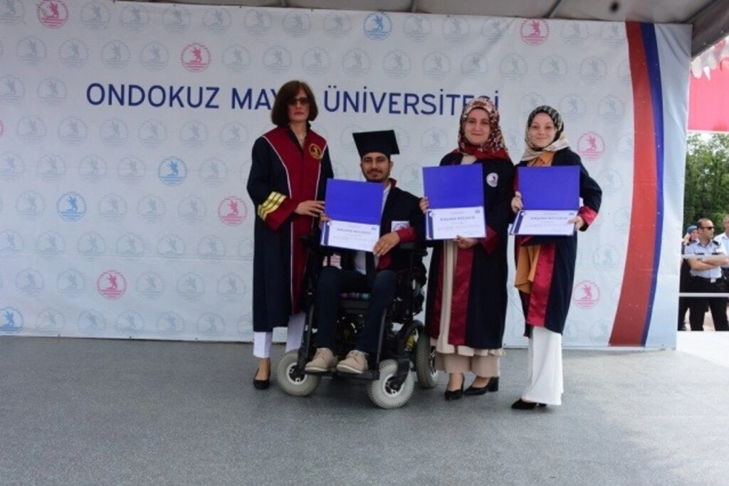 Samsun Eğitim Fakültesinde Mezuniyet Sevinci - Resim 10
