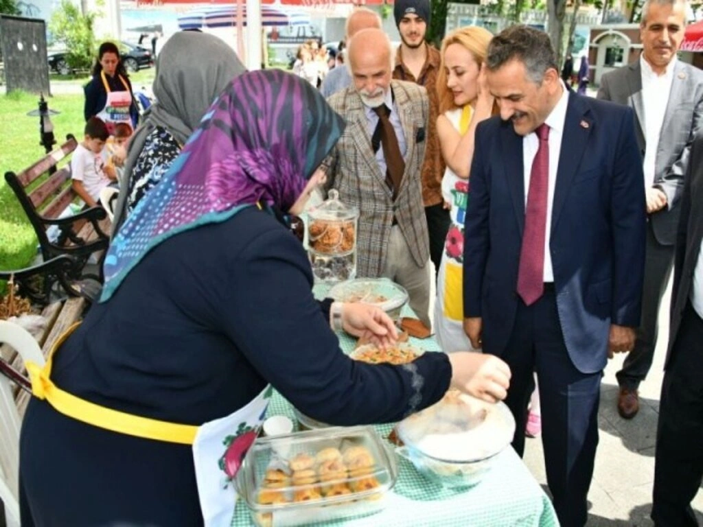 Yöresel Ot Yemekleri Festivali Samsun'da düzenlendi - Resim 3