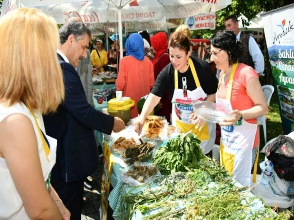 Yöresel Ot Yemekleri Festivali Samsun'da düzenlendi - Resim 7