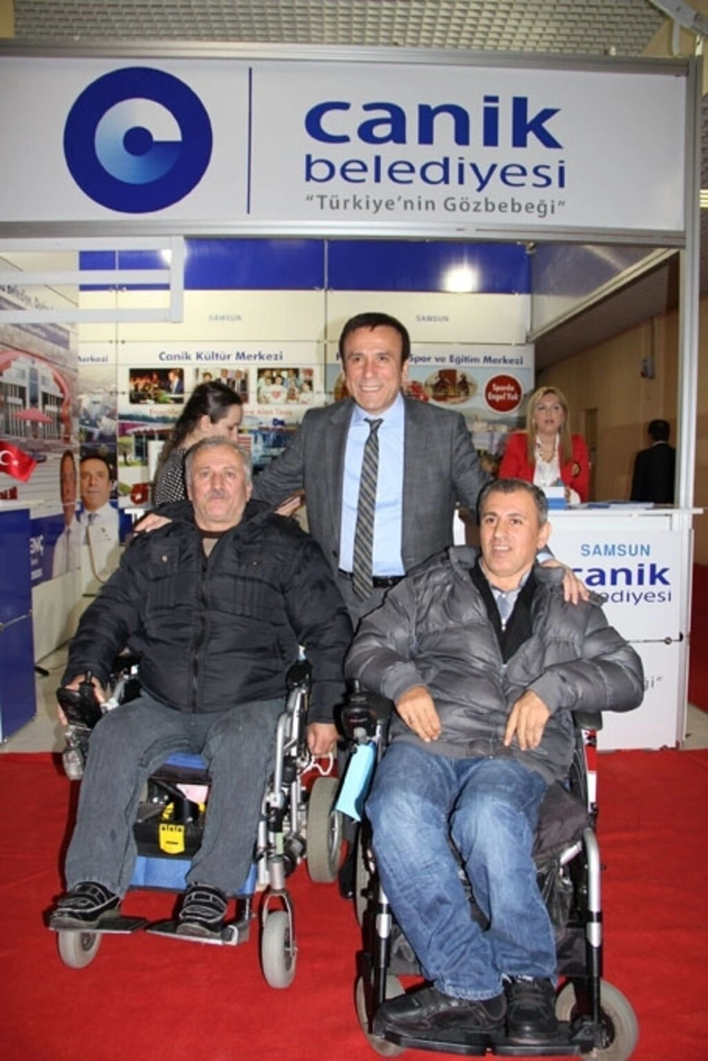 İstanbul'da düzenlenen Engelsiz Yaşam Fuarı'na Karadeniz'den katılan tek belediye olan Canik Belediyesi'nin standı büyük ilgi gördü.  - Resim 2
