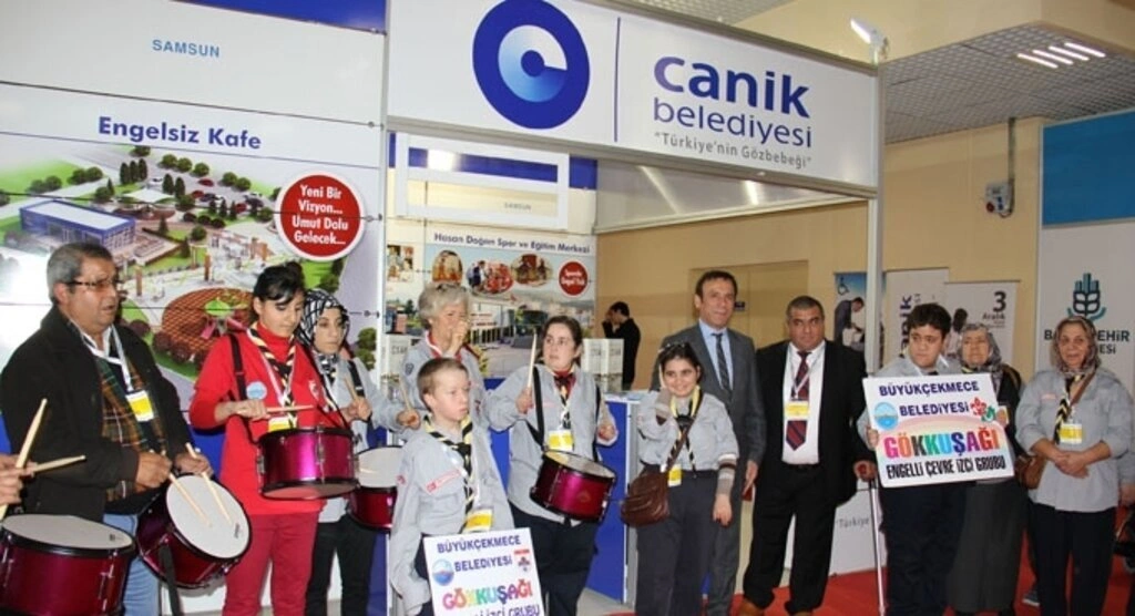 İstanbul'da düzenlenen Engelsiz Yaşam Fuarı'na Karadeniz'den katılan tek belediye olan Canik Belediyesi'nin standı büyük ilgi gördü.  - Resim 5