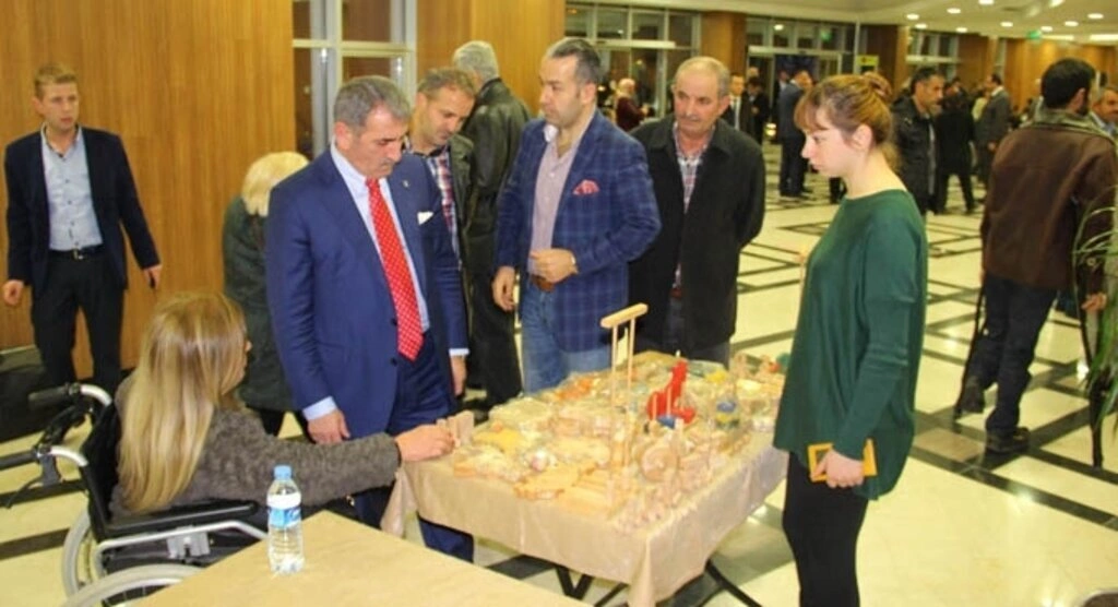 AK Parti'den Engelliler Günü programı - Resim 16
