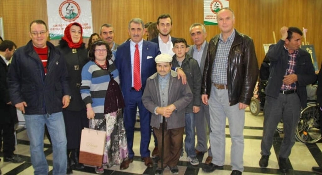 AK Parti'den Engelliler Günü programı - Resim 18