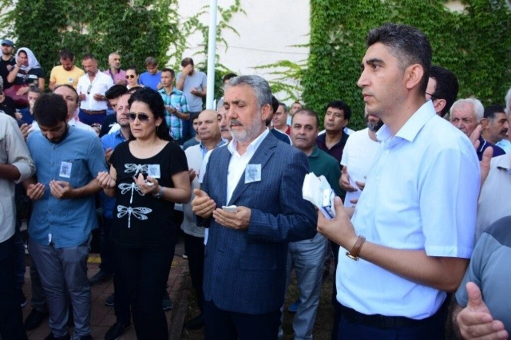 Merhum Dekan Taşmektepligil Gözyaşlarıyla Memleketine Uğurlandı - Resim 5