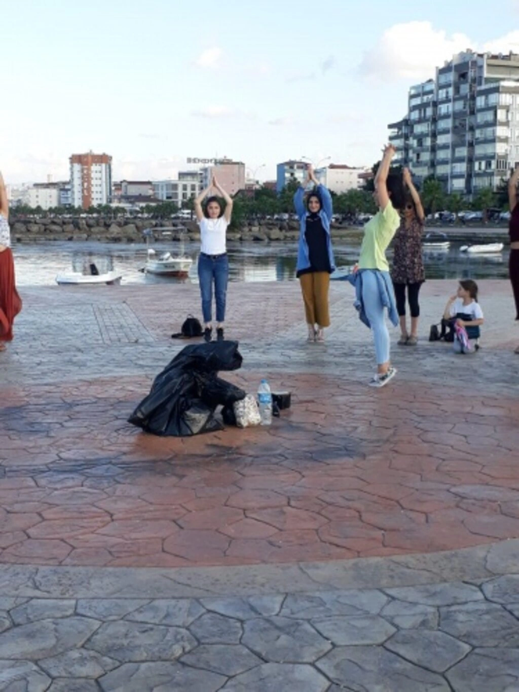 TOG Samsun İğne Deliği Gençlik Merkezi üyeleri Atakum Sahilinde temizlik yaptı - Resim 1