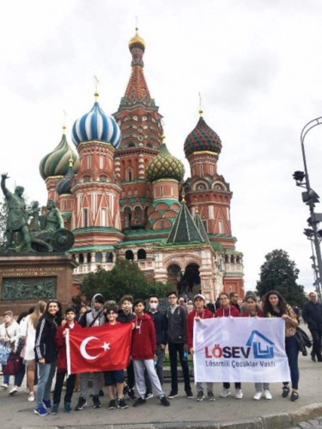 LÖSEV’in desteklediği 10 çocuk 11 madalya ile ülkemize döndü - Resim 1