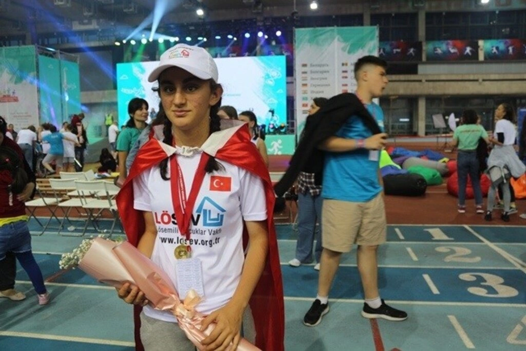 LÖSEV’in desteklediği 10 çocuk 11 madalya ile ülkemize döndü - Resim 3