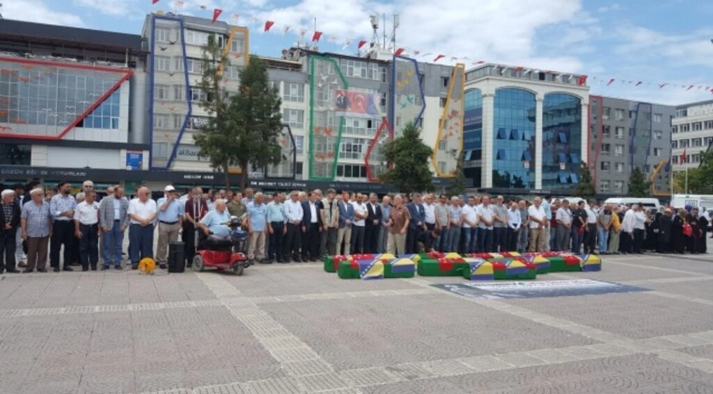 Samsun'dan Srebrenitsa soykırımına tepki yürüyüşü yapıldı - Resim 3