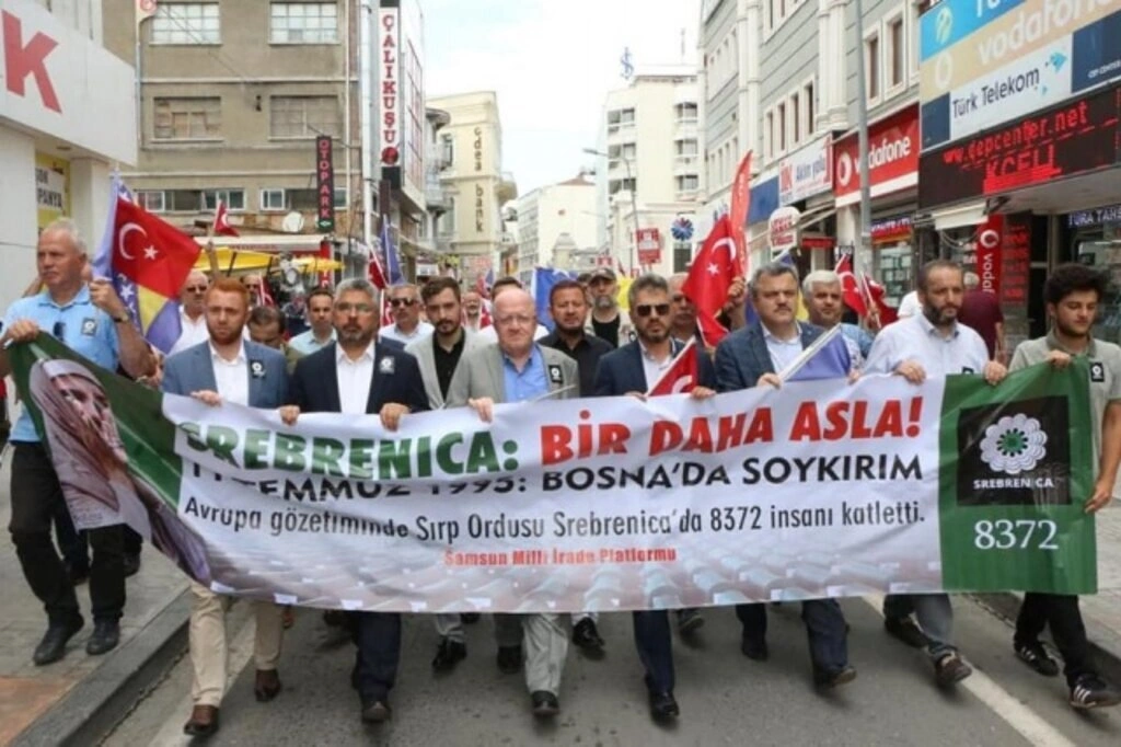 Samsun'dan Srebrenitsa soykırımına tepki yürüyüşü yapıldı - Resim 5