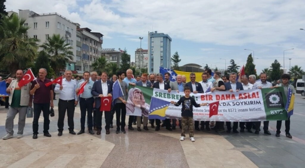 Samsun'dan Srebrenitsa soykırımına tepki yürüyüşü yapıldı - Resim 7