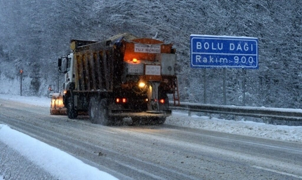 Kar yağışı hayatı olumsuz etkiliyor - Resim 15