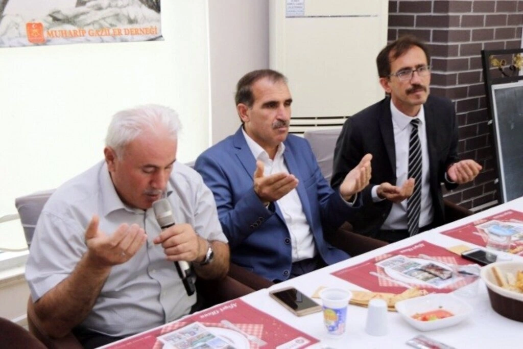 Kıbrıs Gazileri'ne Berat ve Madalyaları Tevcih edildi - Resim 8
