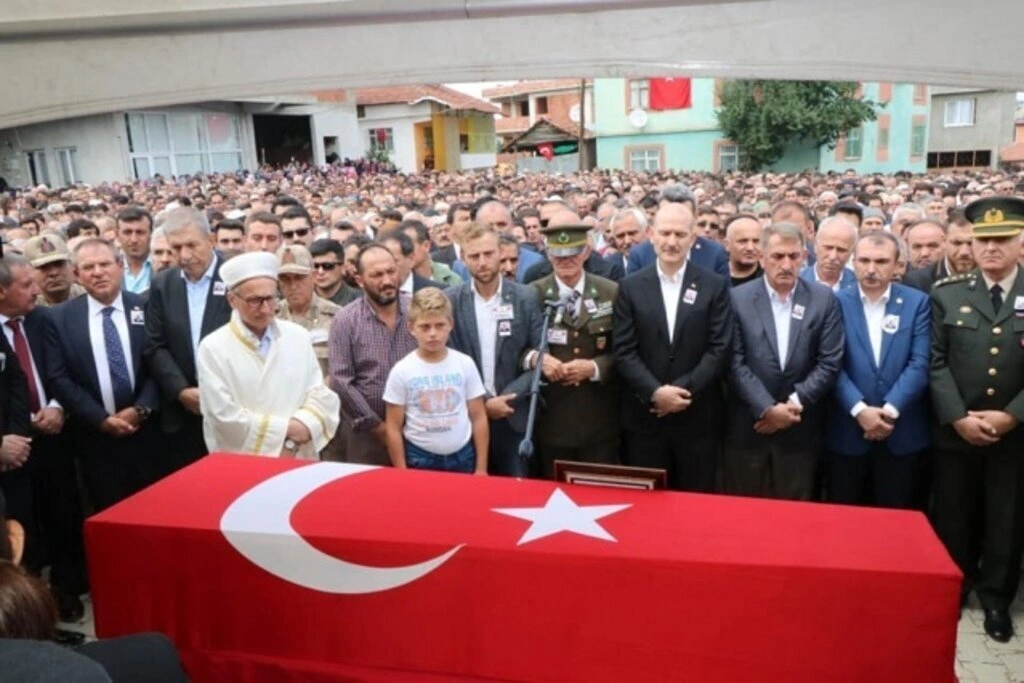 Şehit Jandarma Binbaşı Zafer Akkuş Son Yolculuğuna Uğurlandı - Resim 1