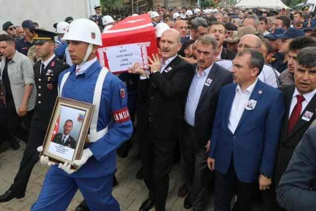 Şehit Jandarma Binbaşı Zafer Akkuş Son Yolculuğuna Uğurlandı - Resim 4