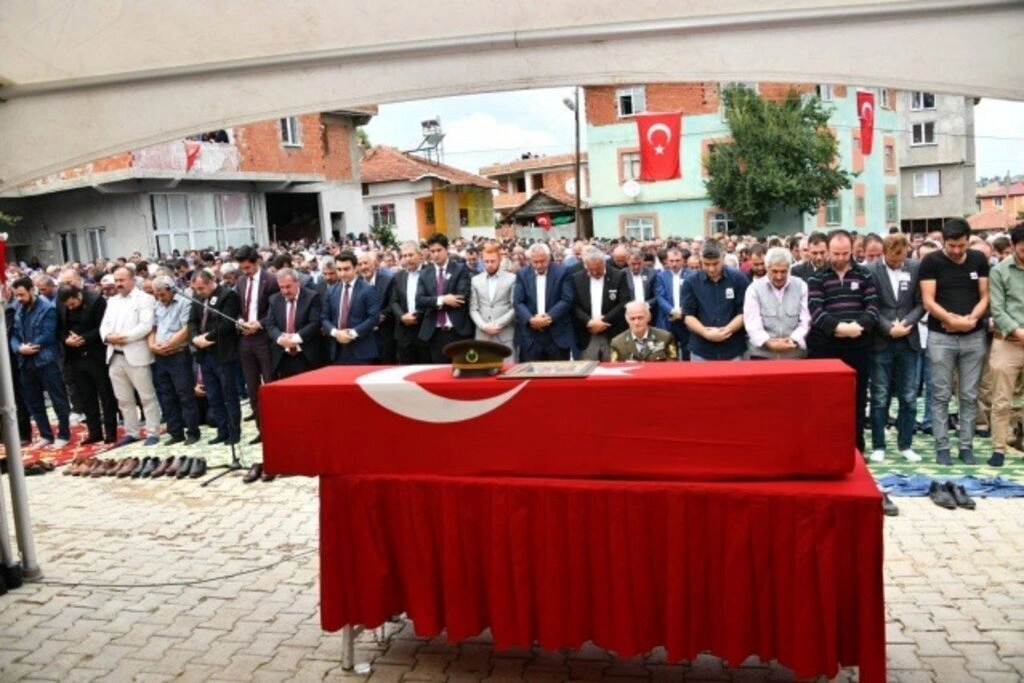 Şehit Jandarma Binbaşı Zafer Akkuş Son Yolculuğuna Uğurlandı - Resim 10