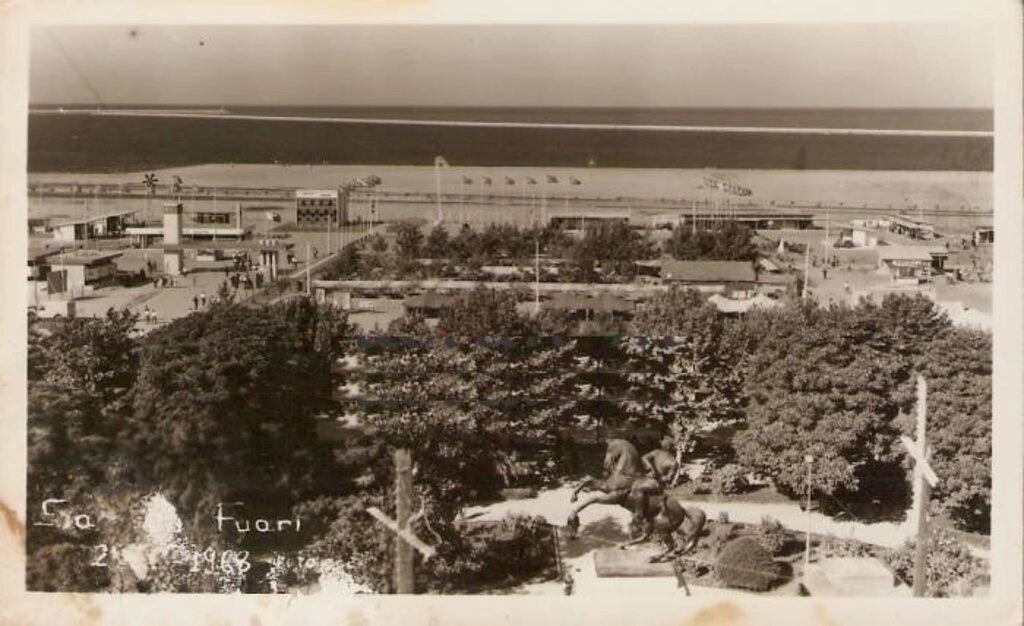 Samsun'un tarihi eski fotoğrafları - Birçok tarihi belge ve arşivlerden derlediğimiz, Samsun Limanı, Samsun Dolgu Sahası, Samsun Fuarı ve bugünlerde yıkımı - Resim 3