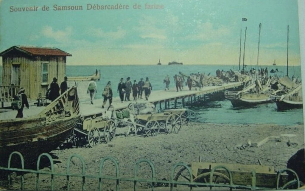 Samsun'un tarihi eski fotoğrafları - Birçok tarihi belge ve arşivlerden derlediğimiz, Samsun Limanı, Samsun Dolgu Sahası, Samsun Fuarı ve bugünlerde yıkımı - Resim 16
