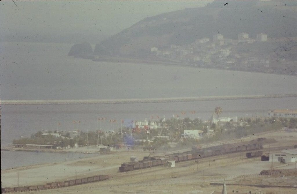 Samsun'un tarihi eski fotoğrafları - Birçok tarihi belge ve arşivlerden derlediğimiz, Samsun Limanı, Samsun Dolgu Sahası, Samsun Fuarı ve bugünlerde yıkımı - Resim 25
