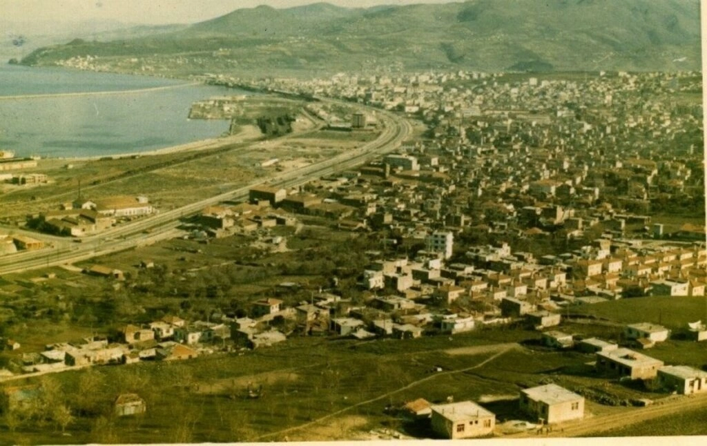 Samsun'un tarihi eski fotoğrafları - Birçok tarihi belge ve arşivlerden derlediğimiz, Samsun Limanı, Samsun Dolgu Sahası, Samsun Fuarı ve bugünlerde yıkımı - Resim 26