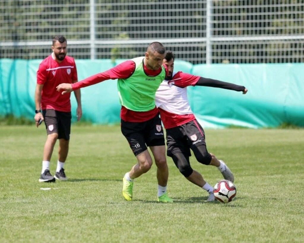 Samsunspor'un temposu ve hırsı, teknik heyetten alkış aldı - Resim 4