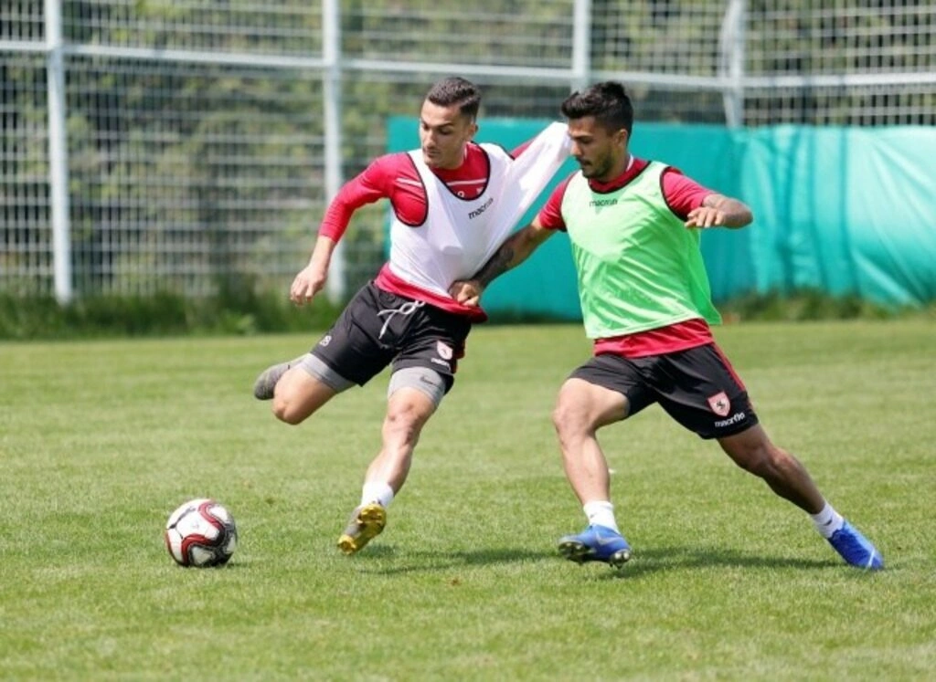 Samsunspor'un temposu ve hırsı, teknik heyetten alkış aldı - Resim 7