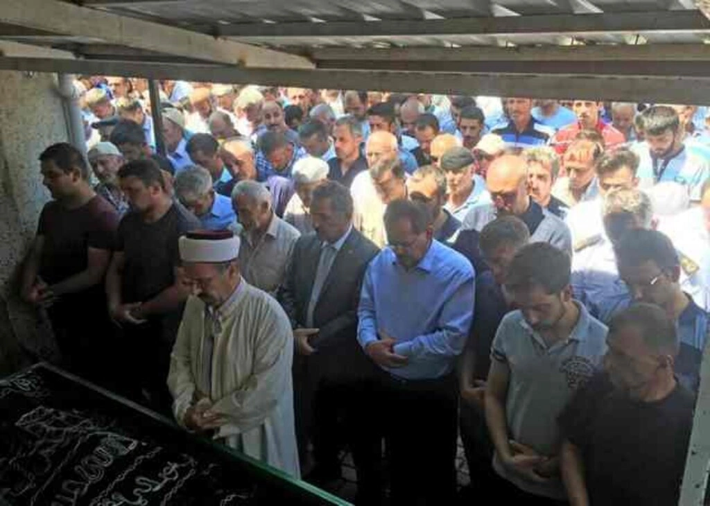 3 kuzen gözyaşlarıyla toprağa verildi - Resim 4