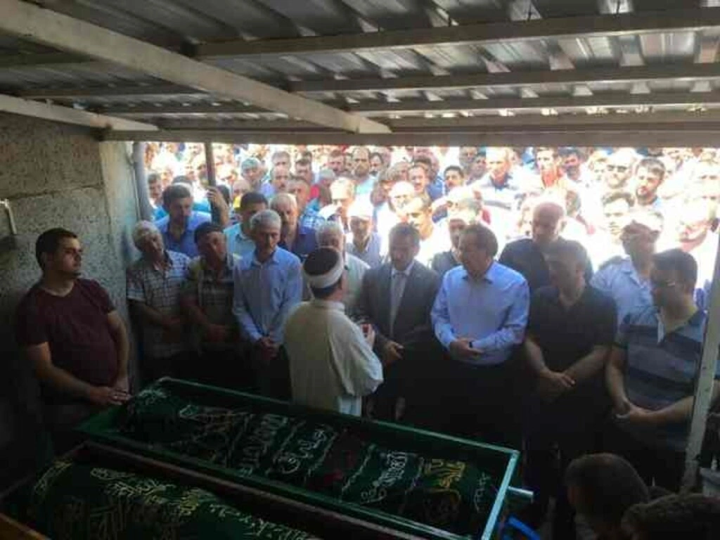 3 kuzen gözyaşlarıyla toprağa verildi - Resim 5