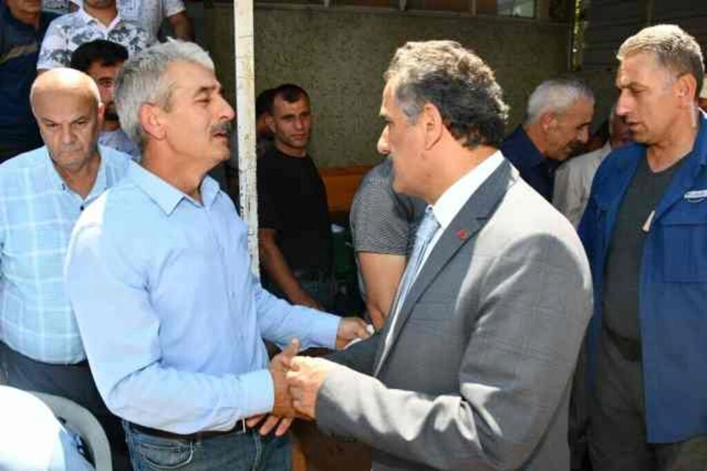 3 kuzen gözyaşlarıyla toprağa verildi - Resim 7