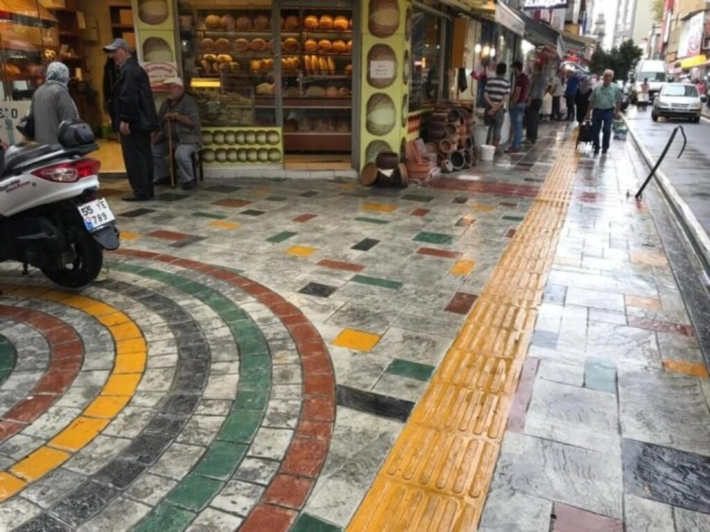 İlkadım'da sokak ve caddeler modern görünüm kazanıyor - Resim 12