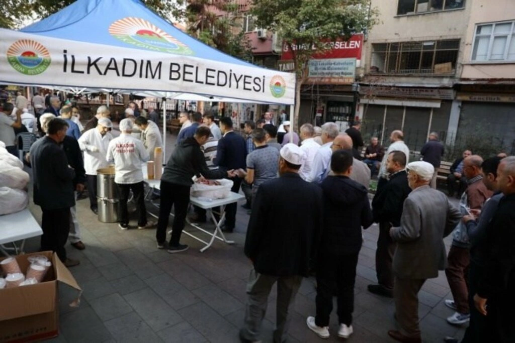 Samsun Büyük Camii cemaatine sıcak çorba ikramı - Resim 4