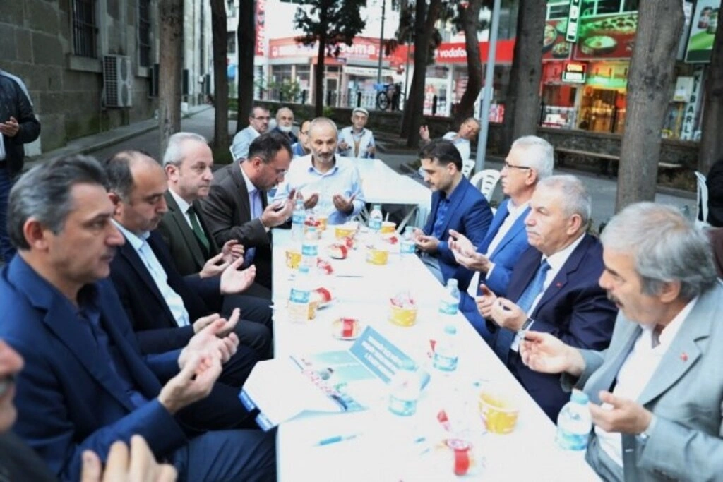 Samsun Büyük Camii cemaatine sıcak çorba ikramı - Resim 5