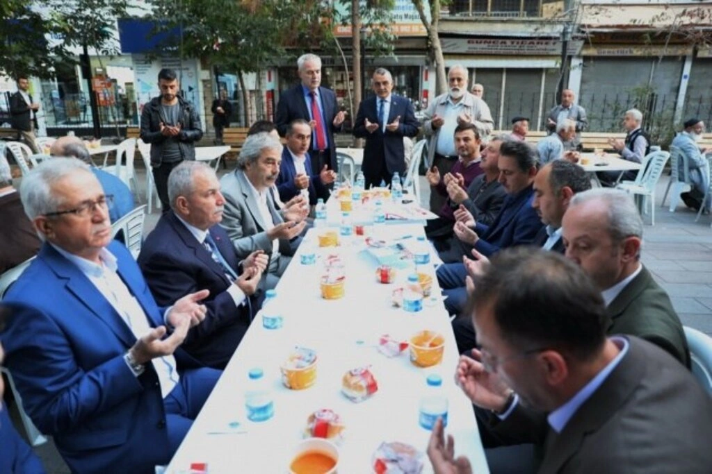 Samsun Büyük Camii cemaatine sıcak çorba ikramı - Resim 6