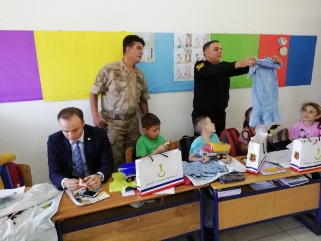 SALIPAZARI PROTOKOLÜN'DEN DÜNYA KIZ ÇOCUKLARI GÜNÜ ZİYARETİ - Resim 3