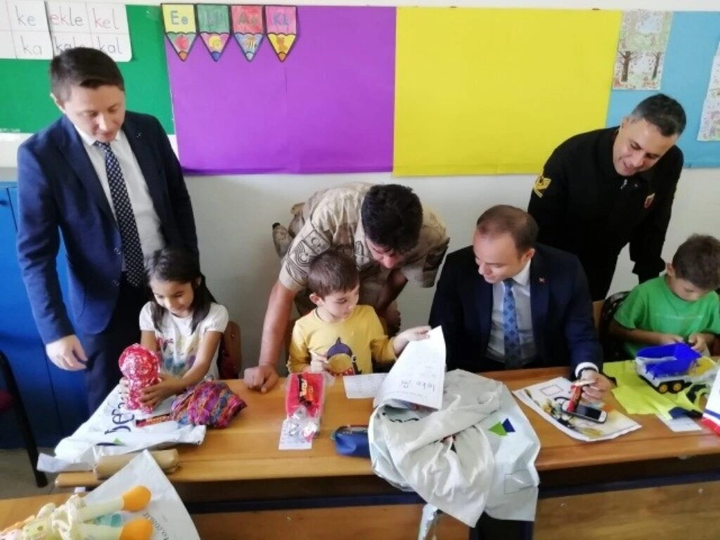 SALIPAZARI PROTOKOLÜN'DEN DÜNYA KIZ ÇOCUKLARI GÜNÜ ZİYARETİ - Resim 4
