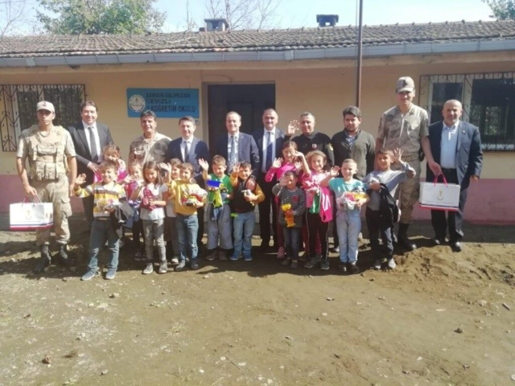 SALIPAZARI PROTOKOLÜN'DEN DÜNYA KIZ ÇOCUKLARI GÜNÜ ZİYARETİ - Resim 6
