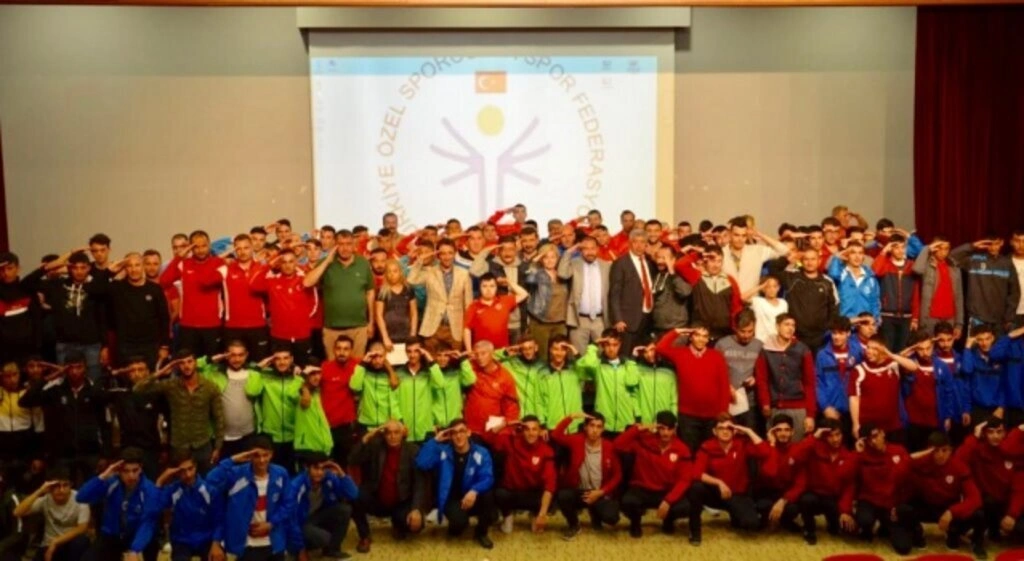 ÖZEL SPORCULAR BİRLEŞTİRİLMİŞ 2. BÖLGE FUTBOL ŞAMPİYONASI SAMSUN'DA BAŞLADI - Resim 2