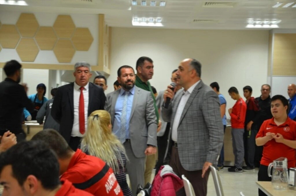 ÖZEL SPORCULAR BİRLEŞTİRİLMİŞ 2. BÖLGE FUTBOL ŞAMPİYONASI SAMSUN'DA BAŞLADI - Resim 3