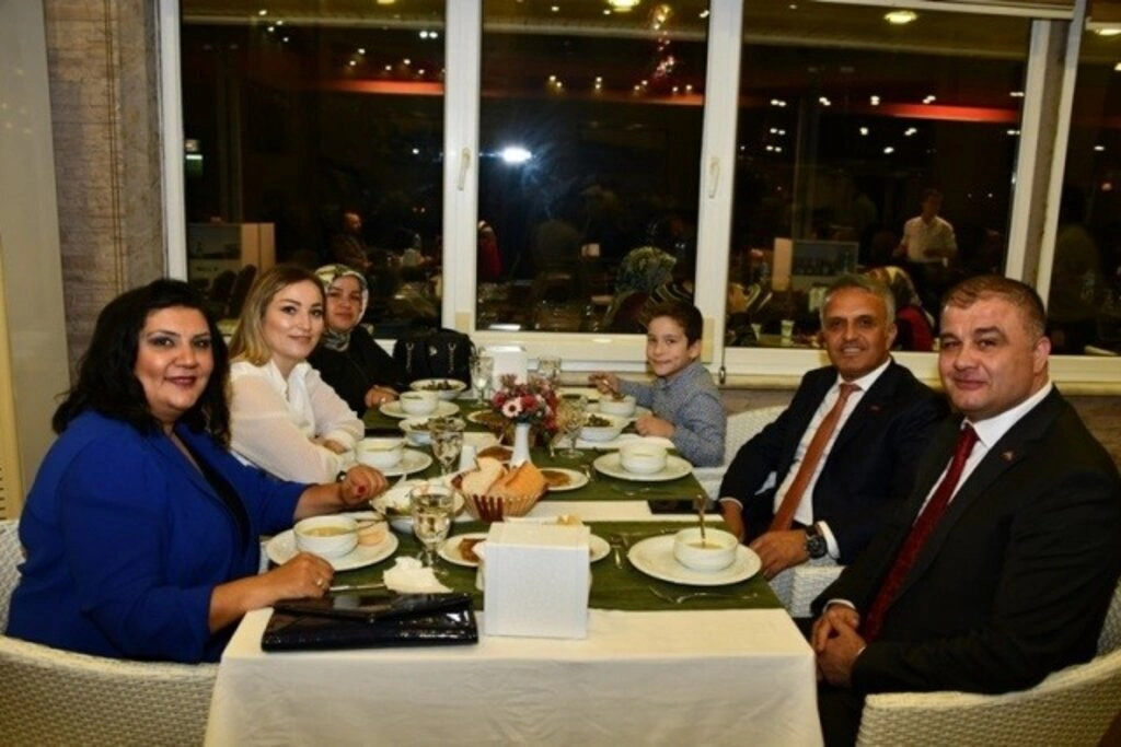 Muhtarlar Günü kapsamında Sevgi Kafe’de akşam yemeği düzenlendi - Resim 9